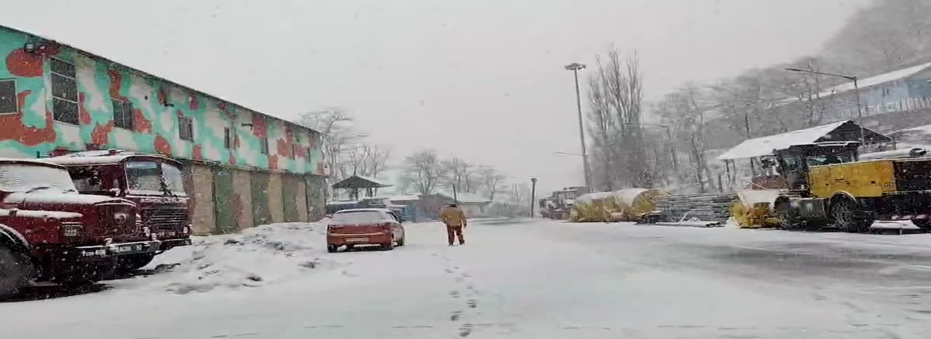 Kashmir 4N Pahalgam 1NGulmarg 1NSonmarg 1NSrinagar Houseboats 1N